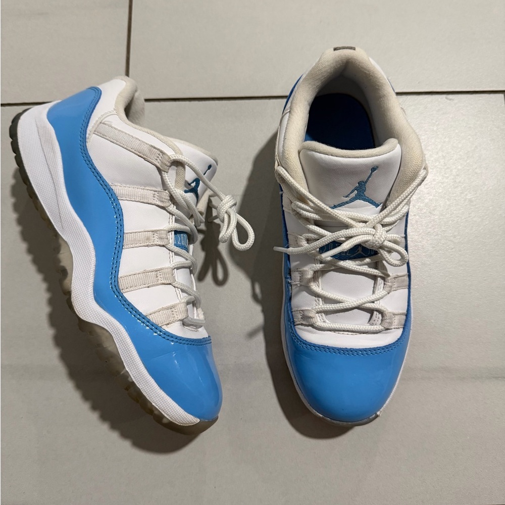 size 2Y  air jordan  11 university blue